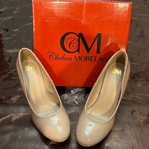 Chelsea Moreland VISION Women Size8M Cream Tan 4" Heels Pumps
